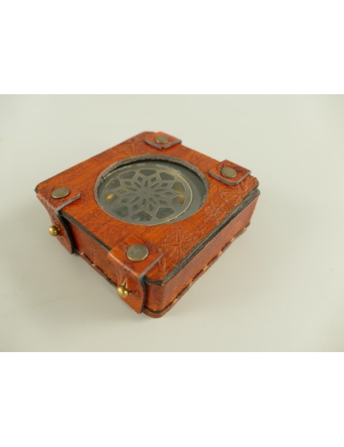 Decorative Antiqued Brass Compass in Leather Case, Ø 6 cm