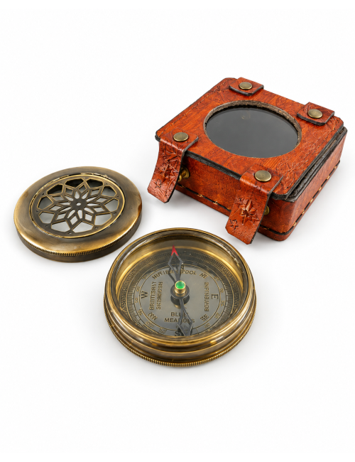 Decorative Antiqued Brass Compass in Leather Case, Ø 6 cm