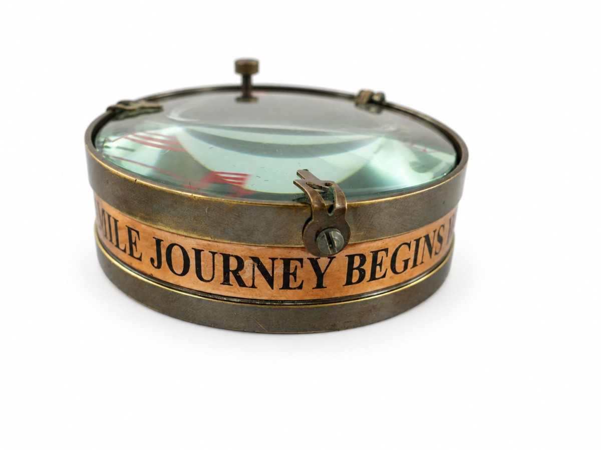 Decorative Antiqued Brass Compass, 11 × 8 cm
