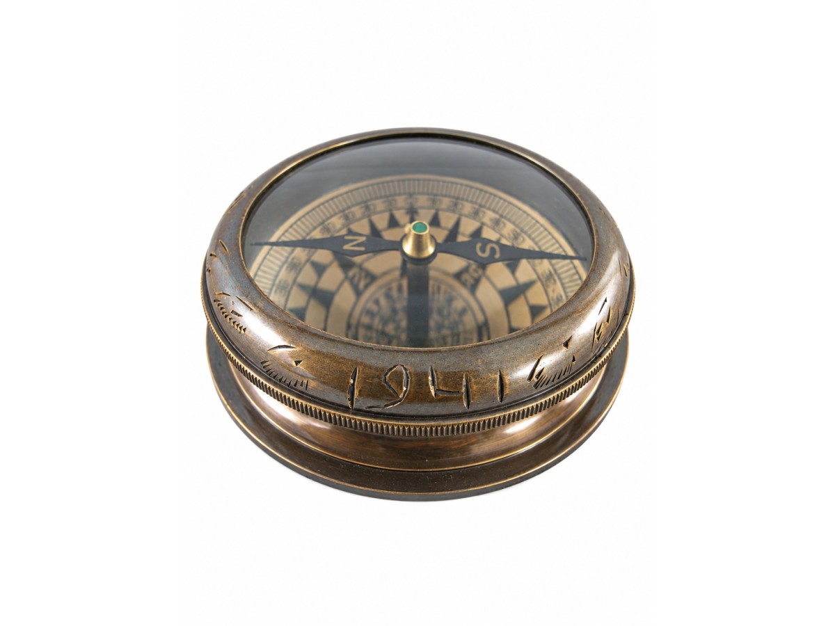 Decorative Antiqued Brass Compass, 9 × 3 cm