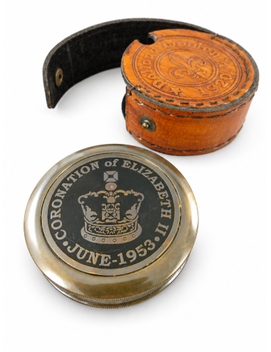 Decorative Antiqued Brass Compass, 8 × 2 cm