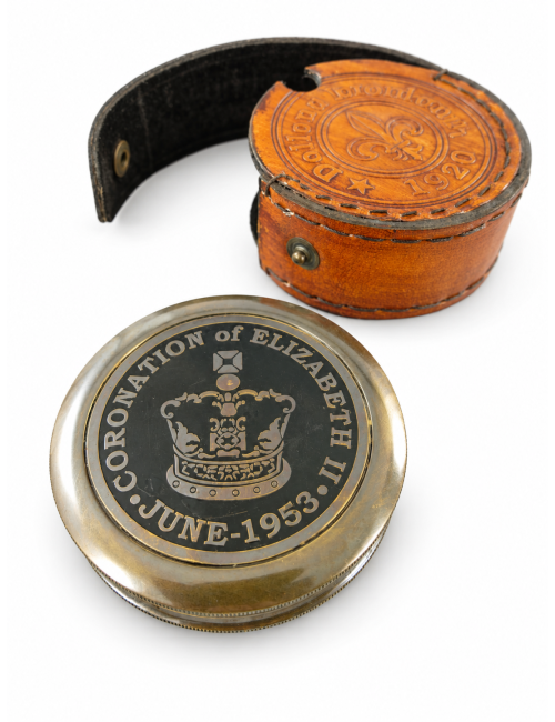 Decorative Antiqued Brass Compass, 8 × 2 cm