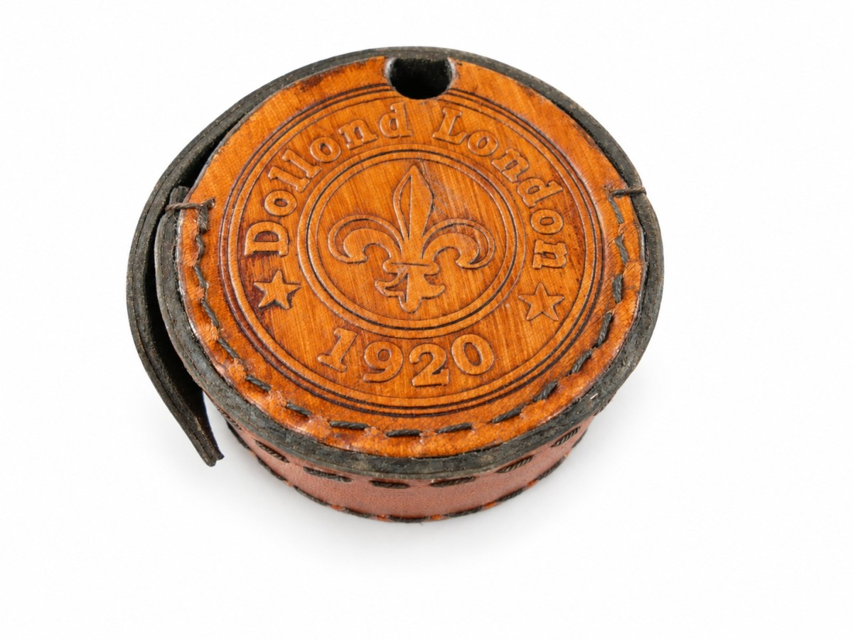 Decorative Antiqued Brass Compass, 8 × 2 cm