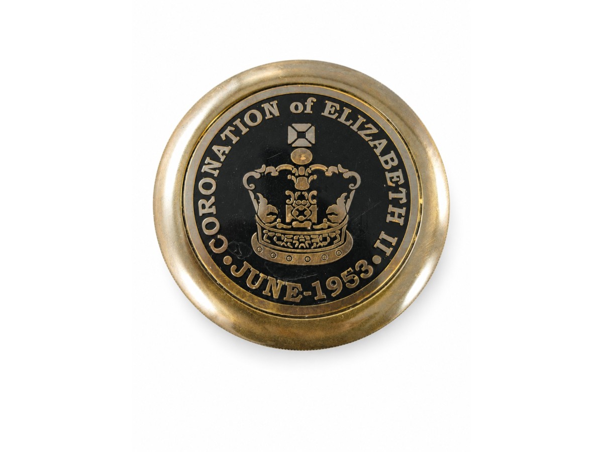 Decorative Antiqued Brass Compass, 8 × 2 cm