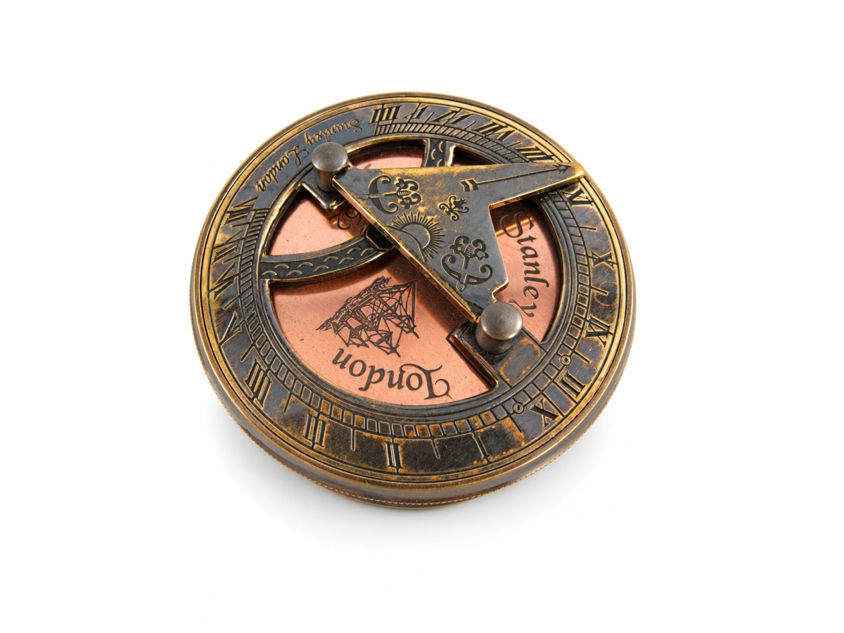 Decorative Antiqued Brass Compass in Leather Case, Ø 9 cm